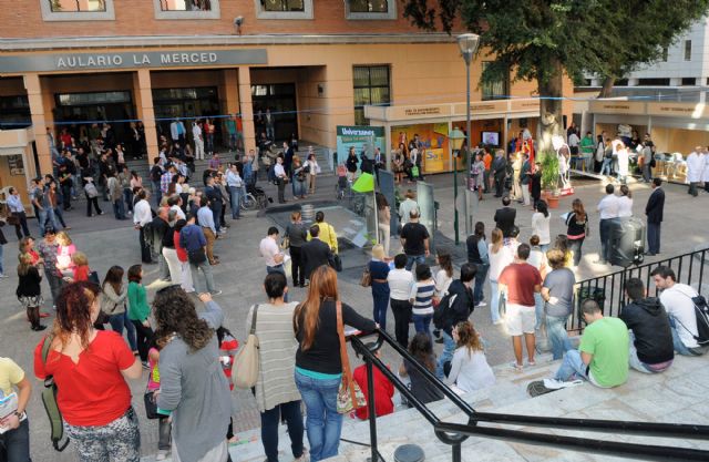 La Universidad de Murcia inaugura la Feria de Bienvenida 2011 - 3, Foto 3