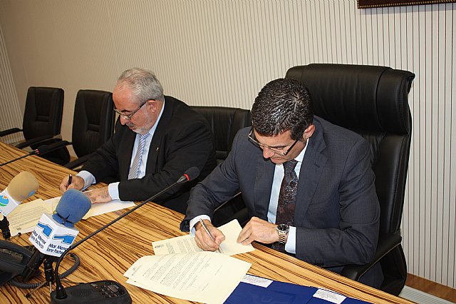 Firma de convenio entre el Ayuntamiento de Torre-Pacheco y la UCAM - 1, Foto 1
