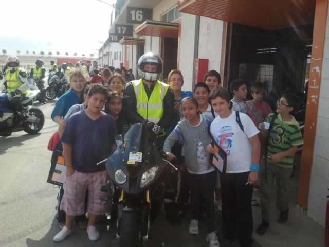 El José María Lapuerta visita el Circuito de Velocidad con el programa ADE - 2, Foto 2