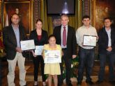 Ziortza Pedraza y lvaro Morales, premiados por Aqualia