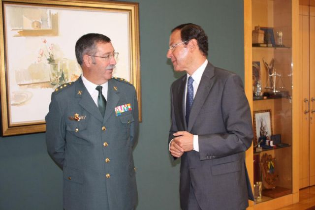 El Alcalde agradece al Coronel Benjamín Martín Mora el trabajo desempeñado en Murcia en los últimos años - 1, Foto 1