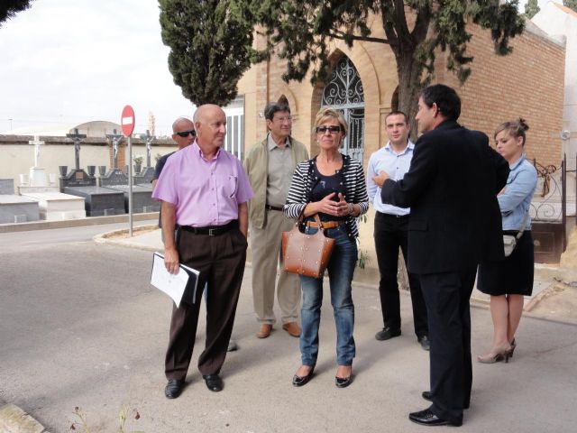 Todo dispuesto para celebrar el día de los Santos - 1, Foto 1