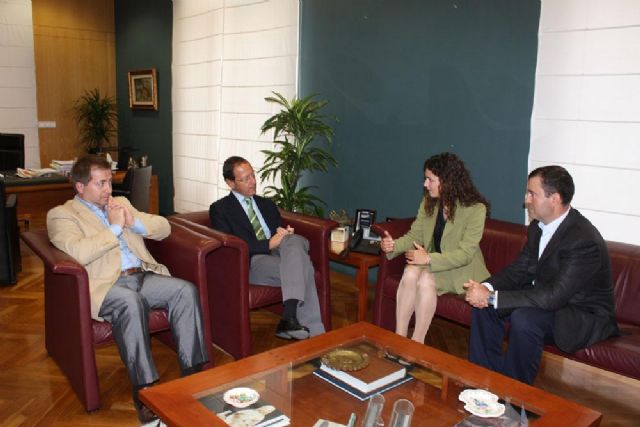 La alpinista Lucía López es recibida por el Alcalde tras su hazaña al coronar un ochomil - 2, Foto 2