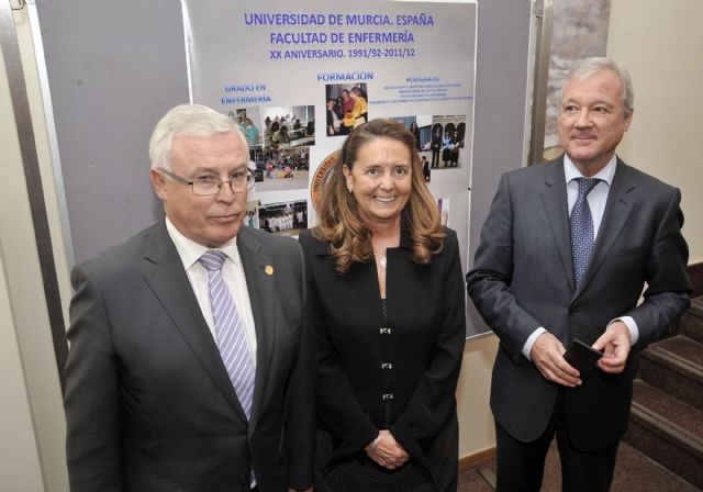 El presidente regional inaugura los actos del XX aniversario de la Facultad de Enfermería - 4, Foto 4