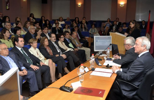El presidente regional inaugura los actos del XX aniversario de la Facultad de Enfermería - 5, Foto 5