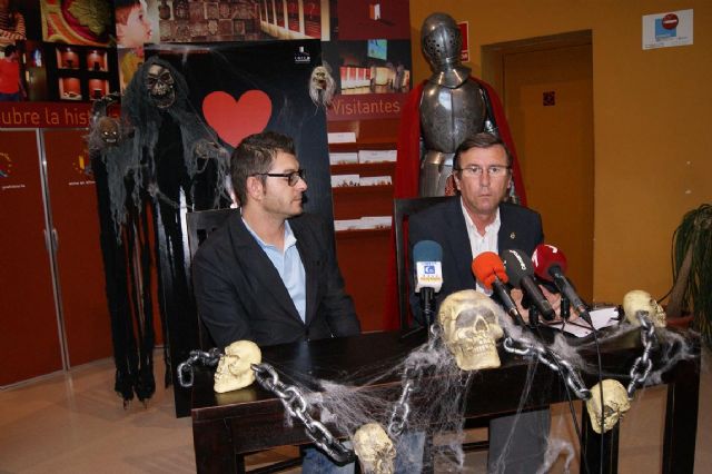 Vuelve el misterio a la Fortaleza del Sol y al Convento de la Merced de Lorca con las Noches de Brujas 2011 - 1, Foto 1