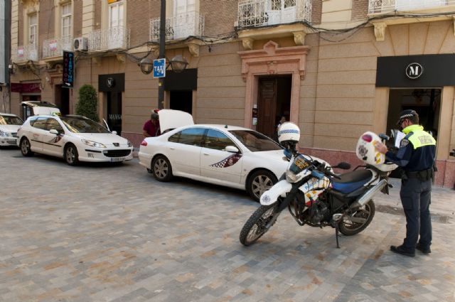 La Policía Local supervisa el funcionamiento de los taxis del municipio - 2, Foto 2