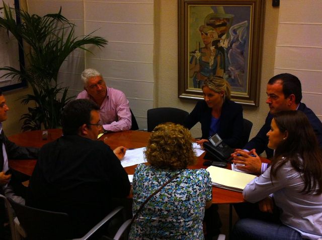 El Ayuntamiento convierte  en sentido único para facilitar el acceso de los escolares al CEIP Reino de Murcia - 2, Foto 2