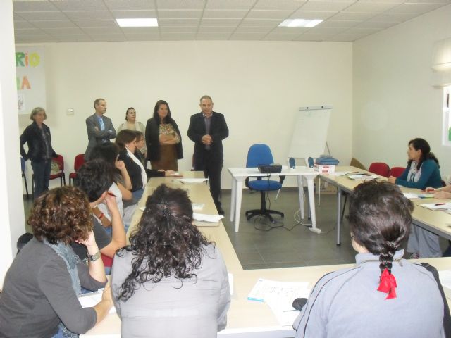 El Centro de Estancias Diurnas acoge el curso de Atencin Socio Sanitaria a Personas Dependientes en Instituciones Sociales, Foto 1