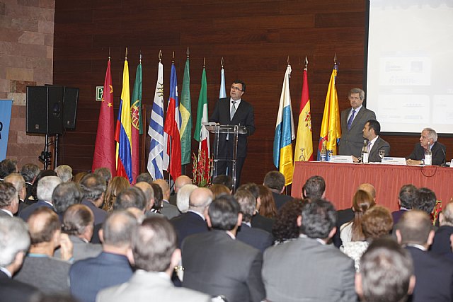 La Federación Nacional de Empresarios del Transporte en Autobús premia a la Región de Murcia por sus políticas de impulso al sector - 1, Foto 1