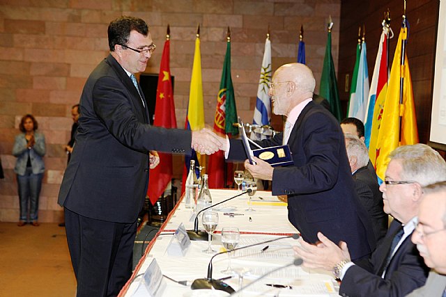 La Federación Nacional de Empresarios del Transporte en Autobús premia a la Región de Murcia por sus políticas de impulso al sector - 2, Foto 2