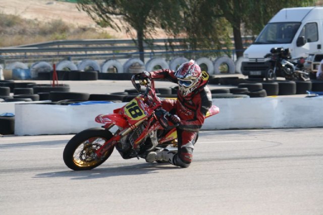 Un gran accidente mantiene al Murciano Anthony en 4 ª posición en el Campeonato Español 2011 de Supermoto - 2, Foto 2