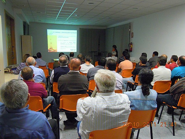 Agrotaw organizó un charla sobre productos fitosanitarios, enmarcada en el programa de charlas organizado sobre especialización de la Agricultura y la Ganadería, Foto 1