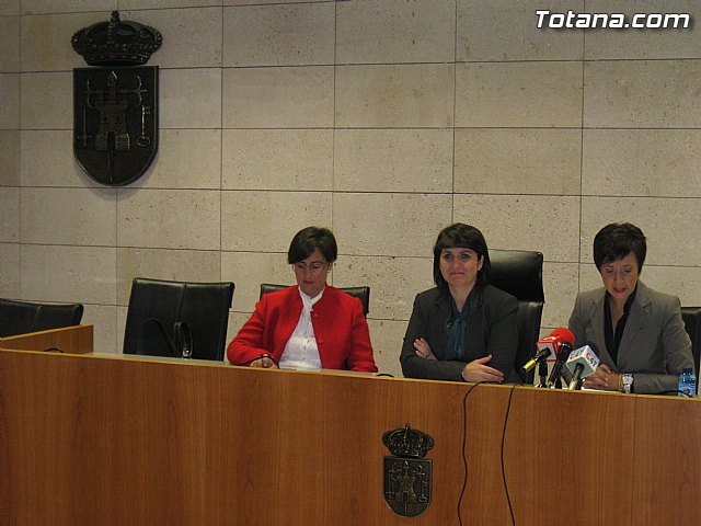 El Pleno aprueba el inicio del expediente de hijo adoptivo al párroco Francisco Fructuoso y el nombramiento de una calle como homenaje al empresario Antonio Fuentes Méndez - 1, Foto 1