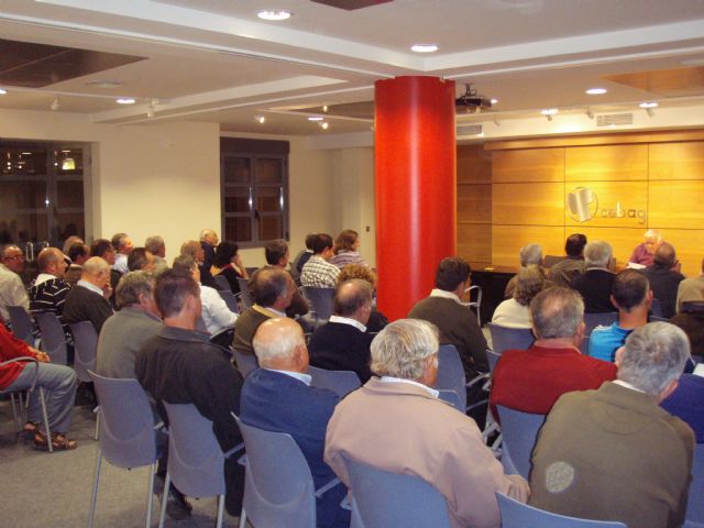 La asamblea de COAG apoya la posición de su presidente tanto en los robos y en los daños de conejos y arruis a la agricultura como respecto al PGOM, Foto 1