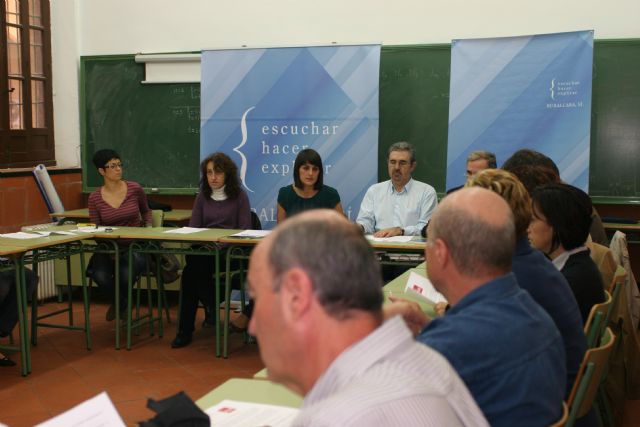 González Veracruz no vamos a escatimar un euro en educación pública, porque las familias necesitan más que nunca un sistema social fuerte que garantice la salida equitativa de la crisis - 1, Foto 1