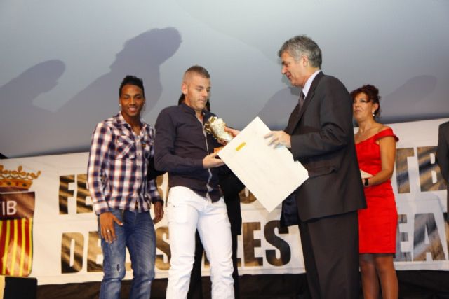 Villar entrega la 'Bota de Oro 2011' a Miguelín - 1, Foto 1