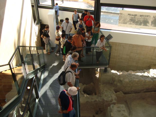 Los usuarios del Servicio de Apoyo Psicosocial realizan una salida programada para conocer el patrimonio cultural de la localidad vecina de Alhama, Foto 2