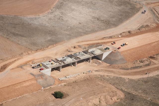 Adif finaliza las pruebas de carga del viaducto sobre la A-33 correspondiente a las obras del Nudo de La Encina (Fase I) - 1, Foto 1
