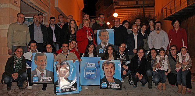 El PP de Puerto Lumbreras comienza la Campaña Electoral con la pegada de carteles - 1, Foto 1