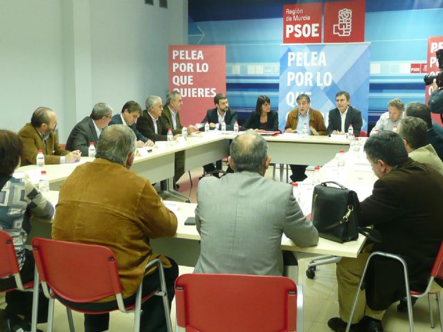 Valeriano Gómez explica las propuestas socialistas a los representantes de la economía social y el trabajo autónomo - 1, Foto 1