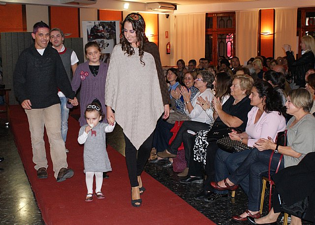 Más de 100 personas descubren la colección de moda creada por el colectivo de Mujeres Aymaras - 1, Foto 1