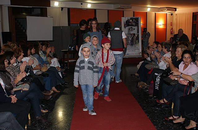 Más de 100 personas descubren la colección de moda creada por el colectivo de Mujeres Aymaras - 2, Foto 2