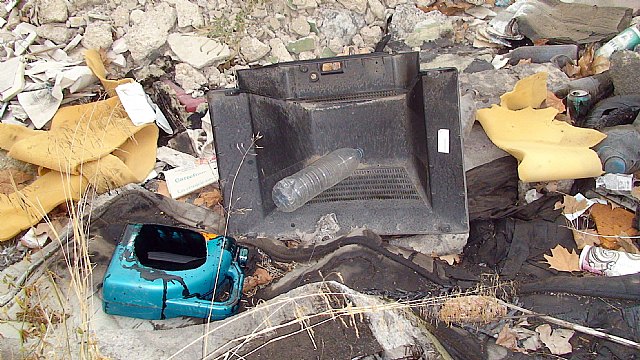 Los socialistas exigen la limpieza inmediata de los solares abandonados en pleno Infante Don Juan Manuel - 5, Foto 5