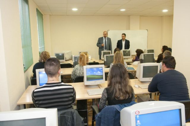 Quince alumnos aprenden los trucos para buscar trabajo a través de Internet - 1, Foto 1