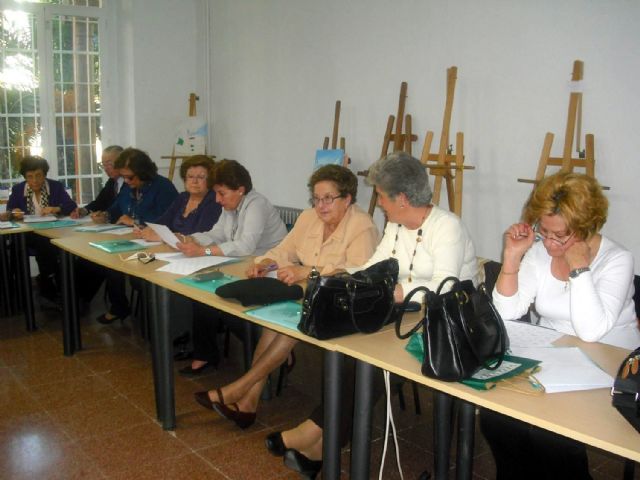 Sesenta mayores reciben clases de poesía, relato y novela - 1, Foto 1