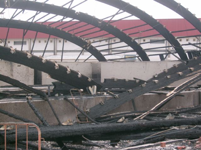 Un incendio destruye las obras de la Piscina Climatizada y UXA muestra su apoyo a los vecinos y al equipo de gobierno - 3, Foto 3