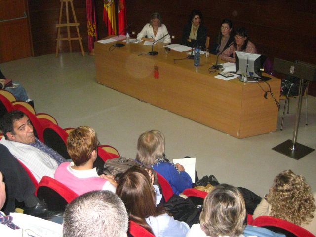 Más de un centenar de trabajadores municipales recibe formación sobre prevención y atención a la violencia de género - 3, Foto 3
