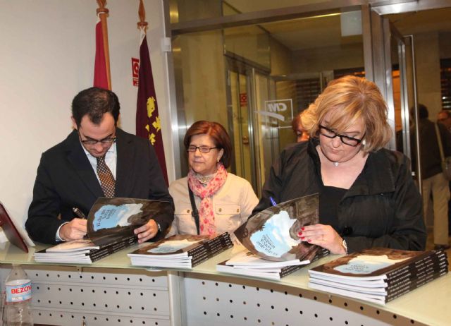 Nace la publicación El día que Lorca tembló con el objetivo de transmitir todo lo vivido por la ciudad de Lorca desde el 11 de mayo - 2, Foto 2