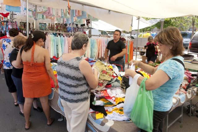 Mercados quitará las licencias a los titulares de los puestos que no justifiquen sus ausencias - 1, Foto 1