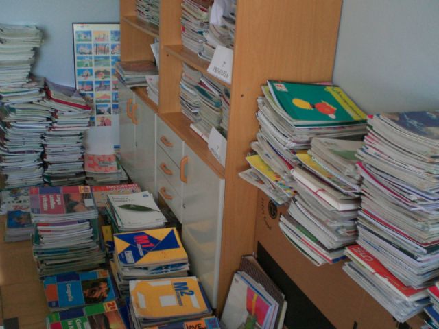 La campaña Sácale punta a tu material escolar permite ayudar a 87 familias de Totana con el préstamo de lotes de libros de texto - 1, Foto 1