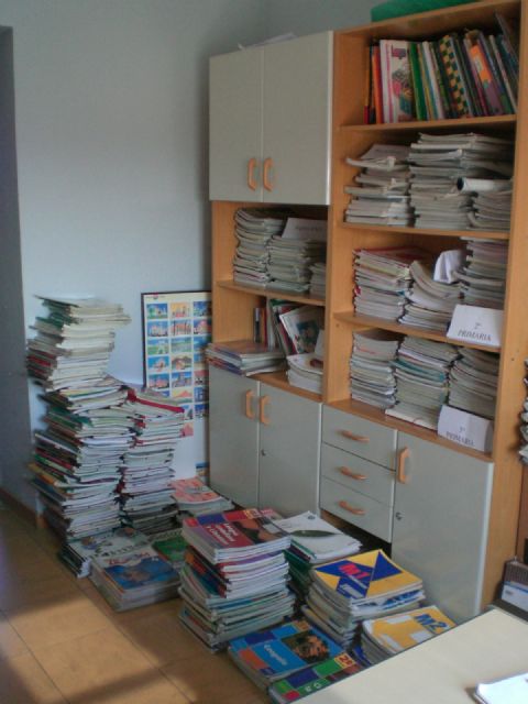 La campaña Sácale punta a tu material escolar permite ayudar a 87 familias de Totana con el préstamo de lotes de libros de texto, Foto 2