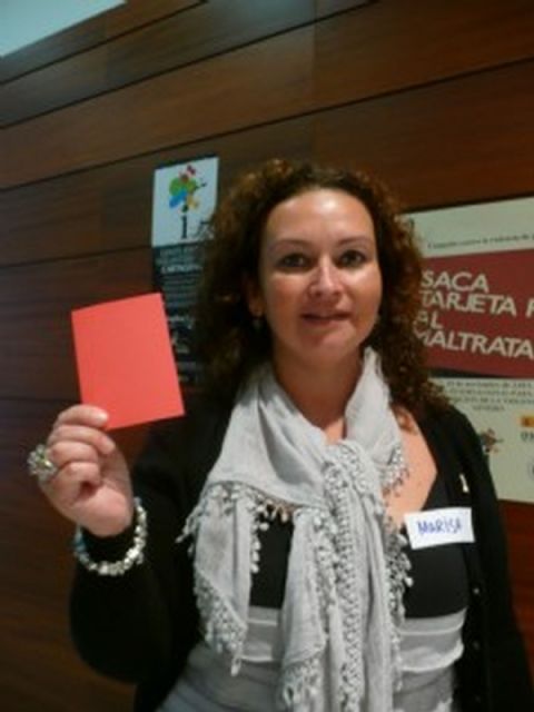 Saca la tarjeta roja al maltratador - 1, Foto 1