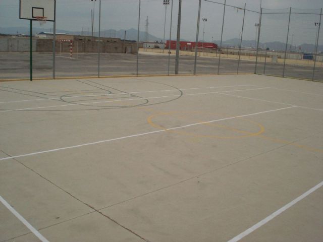 Las pistas polideportivas de El Albujón y Las Lomas renuevan su imagen - 3, Foto 3