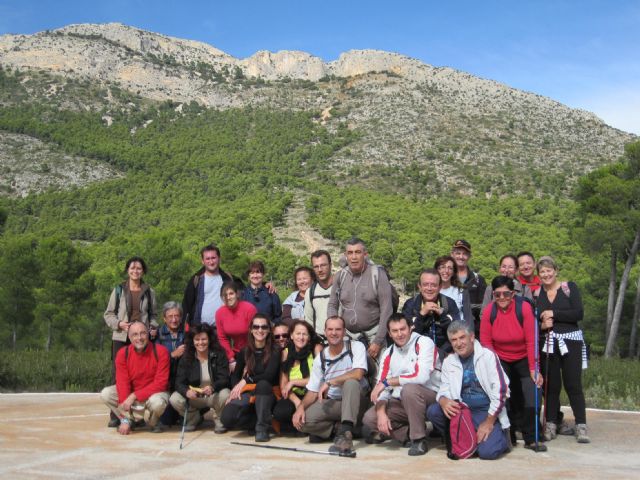 Una veintena de senderistas participan en una interesante ruta programada por el Parque Regional de Sierra Espuña, Foto 1