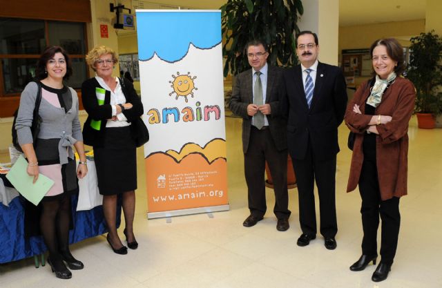 La Universidad de Murcia conmemora con una exposición el día internacional de los derechos del niño - 1, Foto 1