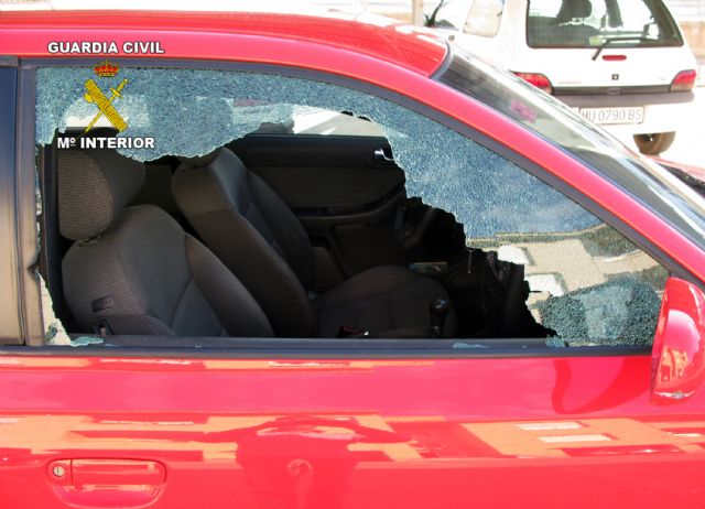 La Guardia Civil detiene a una pareja dedicada a cometer robos con fuerza en vehículos en San Javier - 2, Foto 2
