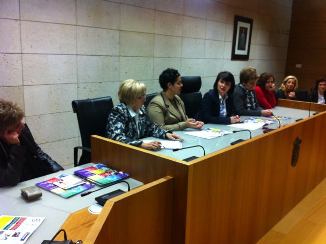 La alcaldesa de Totana anima a las mujeres empresarias a continuar trabajando y emprendiendo, Foto 2