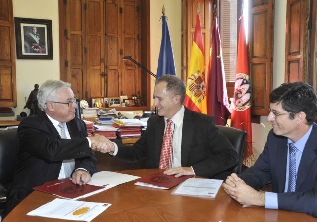 La Universidad de Murcia consolida en un convenio la colaboración con FNAC - 1, Foto 1
