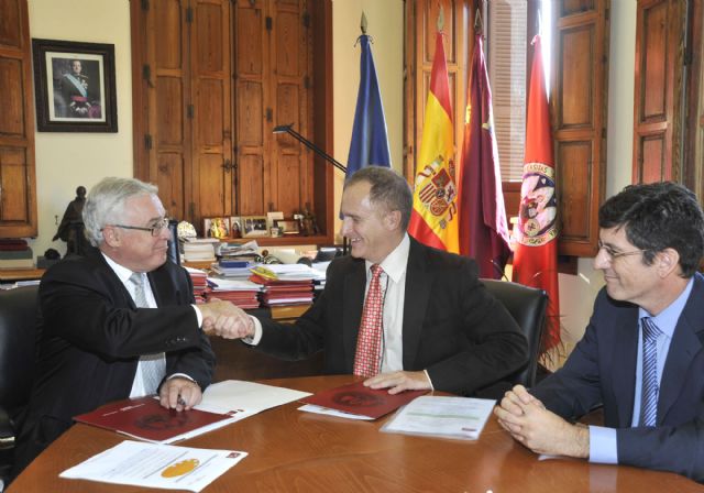 La Universidad de Murcia consolida en un convenio la colaboración con FNAC - 1, Foto 1