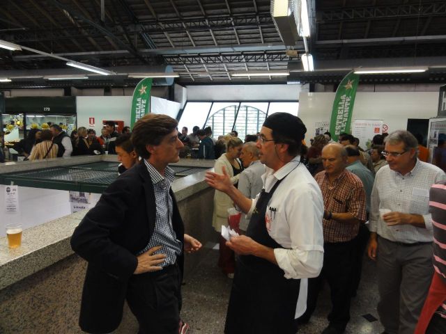 Decenas de murcianos 'degustan' la plaza de abastos de Verónicas - 2, Foto 2