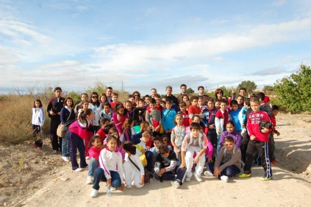 Los escolares de Alguazas reforestan la Vía Verde del Noroeste - 2, Foto 2