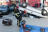 Bomberos y 061 practican la coordinación en accidentes de tráfico