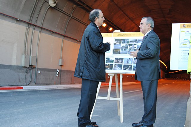 González Tovar visita las obras en los viaductos y túneles de la A-7 en Lorca - 1, Foto 1