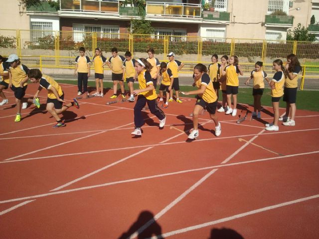 Alumnos del Hispania se aficionan al atletismo con el ADE - 2, Foto 2