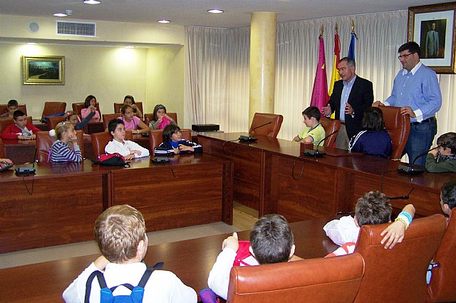 Alumnos del Colegio Joaquín Tendero visitan el Ayuntamiento de Águilas - 1, Foto 1
